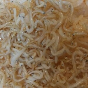 ごま油が香る♪釜揚げしらすご飯